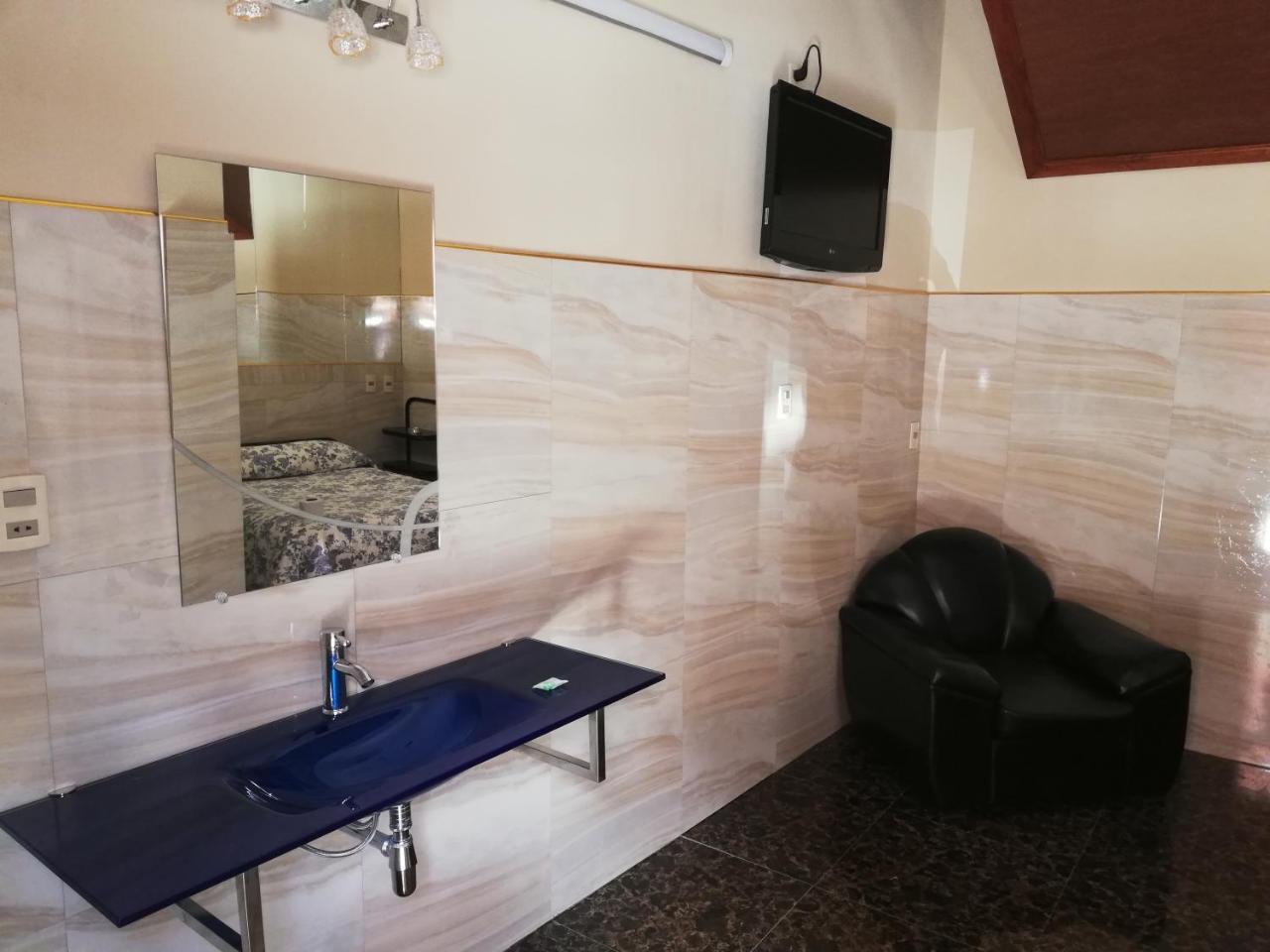 לה פאז Hostal Rio Ibare מראה חיצוני תמונה